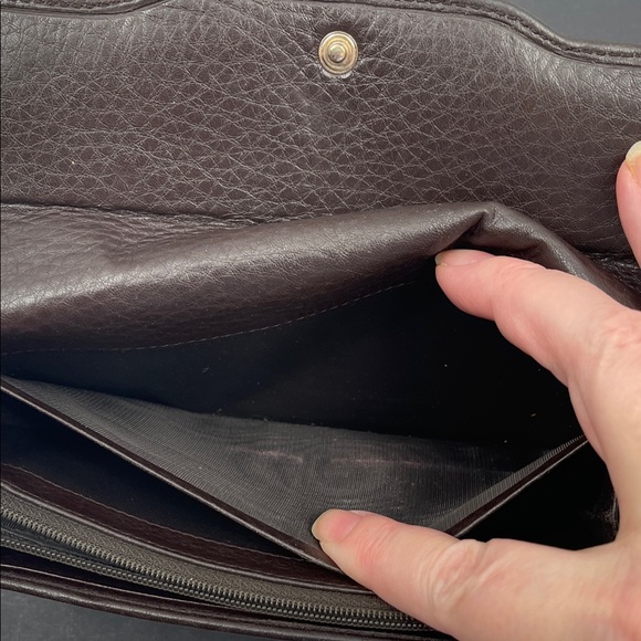 2.8.26 Vintage Gucci Black Soft Leather Wallet with Horse-bit Accents - Picture 10 of 15